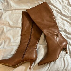 Charter club boots size 10 color is Cognac